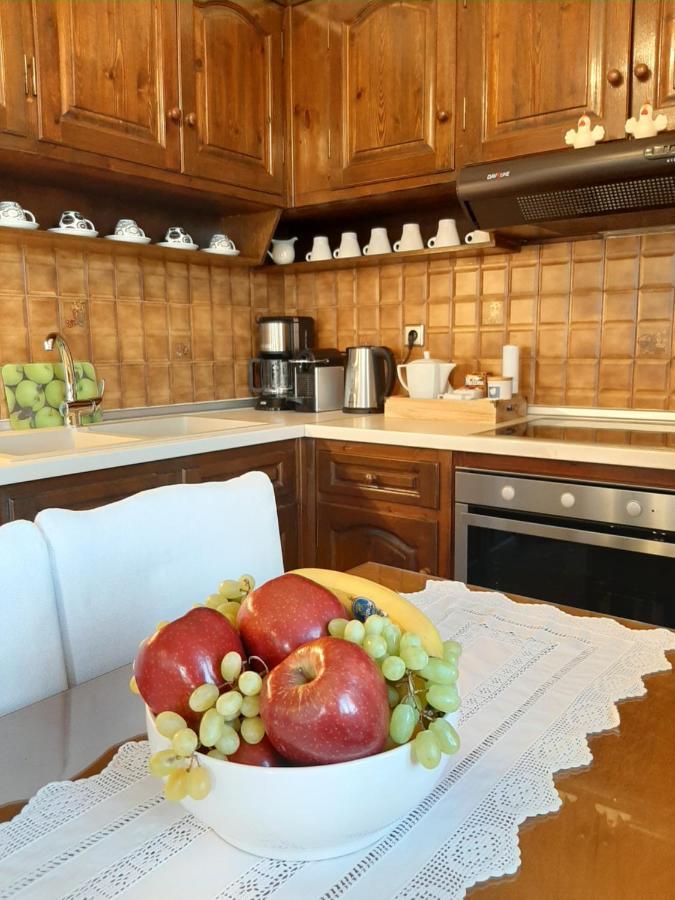 Kontis Apts Apartment เปเลคาส ภายนอก รูปภาพ