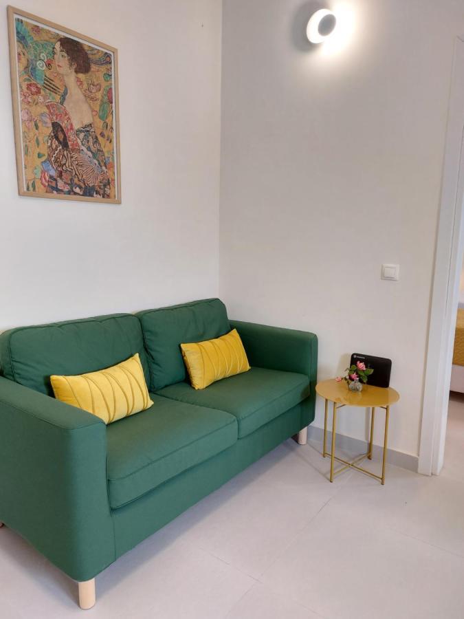 Kontis Apts Apartment เปเลคาส ภายนอก รูปภาพ