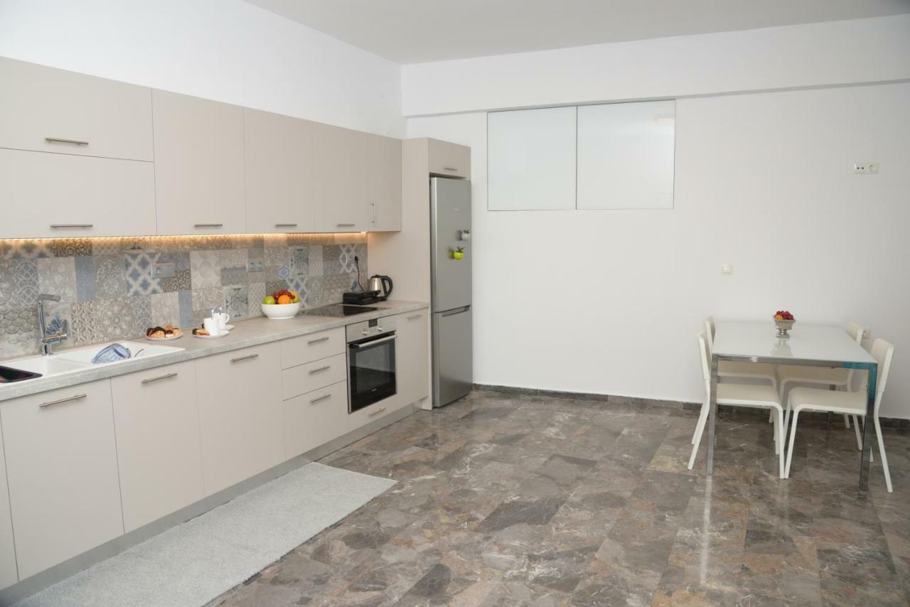 Kontis Apts Apartment เปเลคาส ภายนอก รูปภาพ