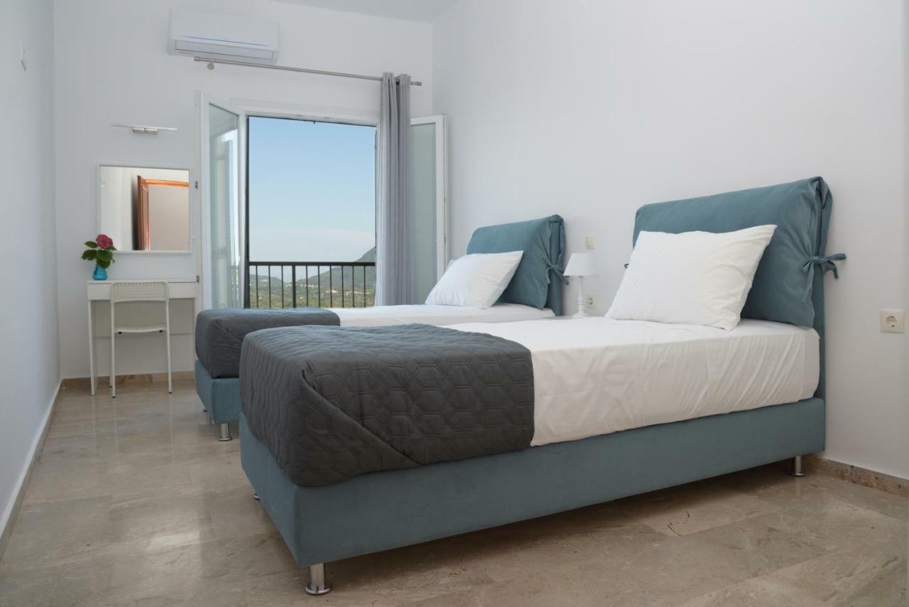 Kontis Apts Apartment เปเลคาส ภายนอก รูปภาพ