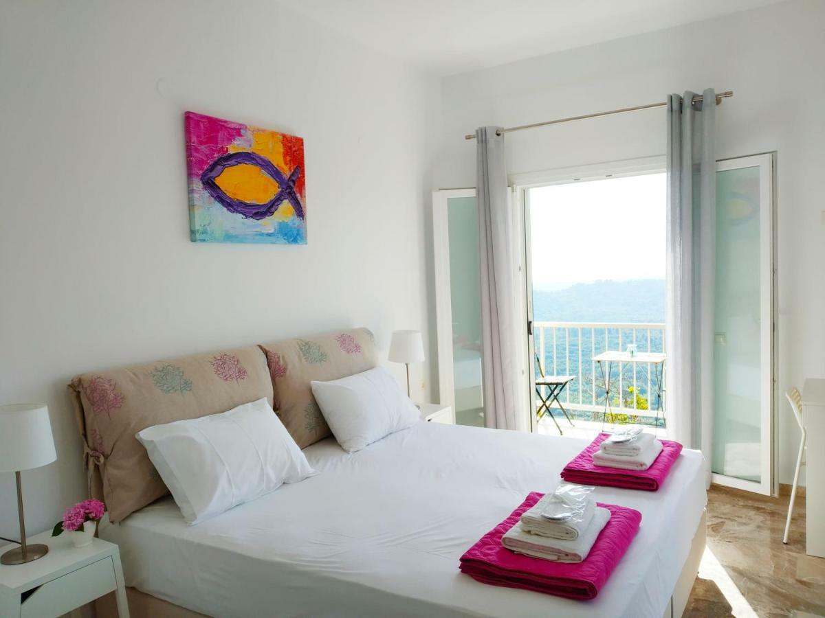 Kontis Apts Apartment เปเลคาส ภายนอก รูปภาพ